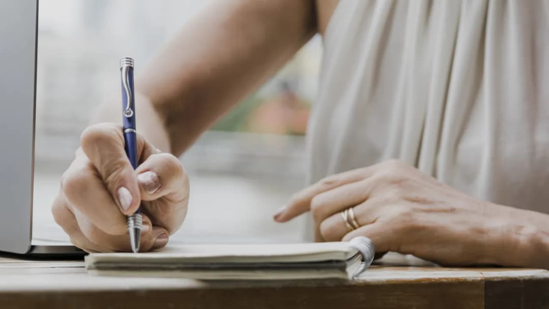 Sportowa analiza i poprawna polszczyzna w sieci: jak pisać o rywalizacji sportowej, żeby brzmieć profesjonalnie