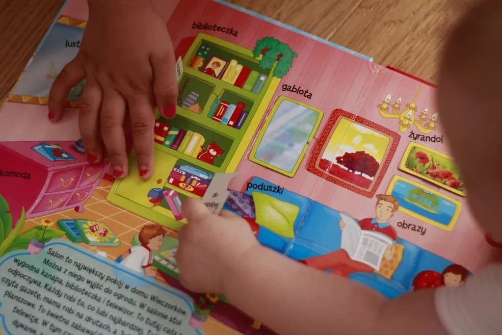 Książka z okienkami: co, gdzie, kiedy? Najlepsze interaktywne tytuły